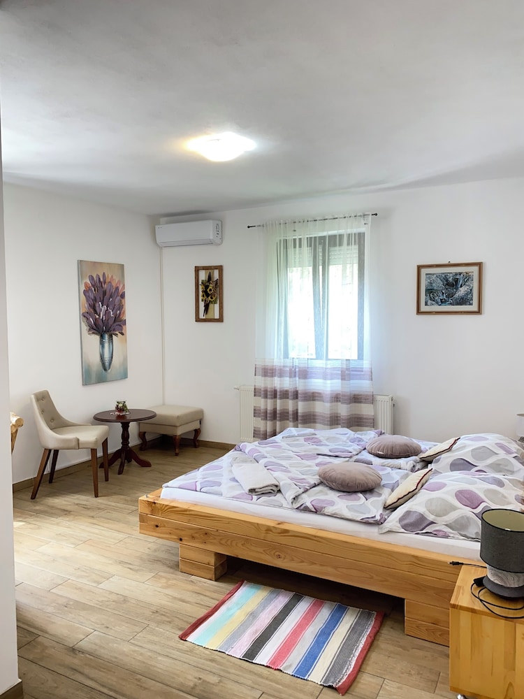 Deluxe Double Room - Photo 18