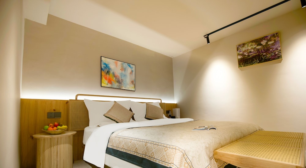 Deluxe Double Room, Courtyard View