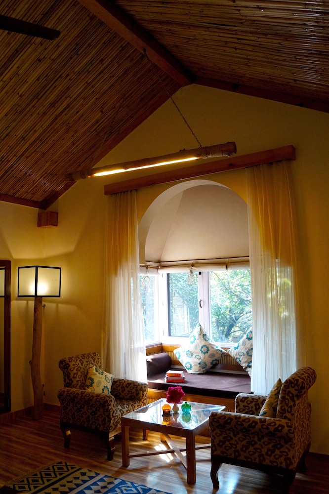 Superior Family Room photo 3