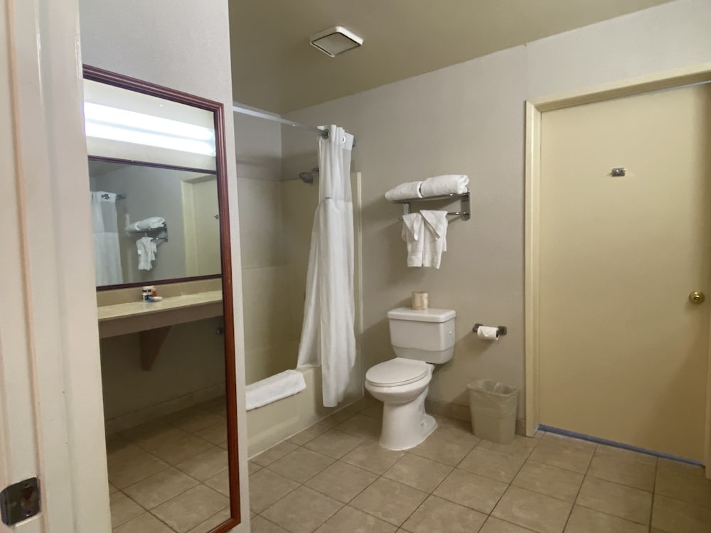 Double Room, 2 Double Beds, Non Smoking photo 2