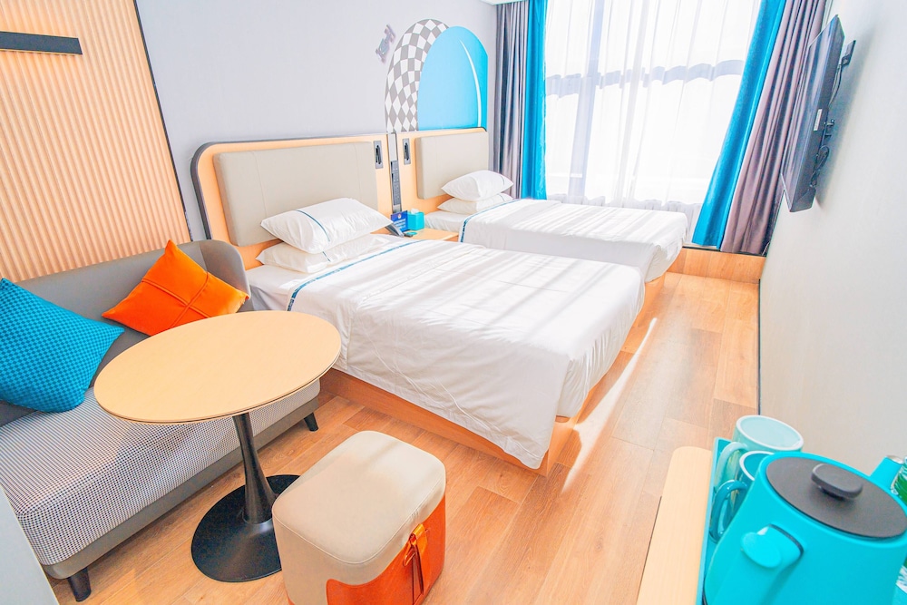 Standard Double or Twin Room, City View photo 3