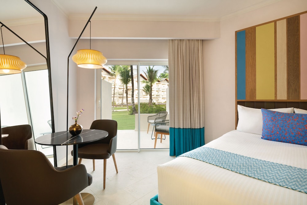 Club Room, 1 King Bed, Ocean View (Preferred)