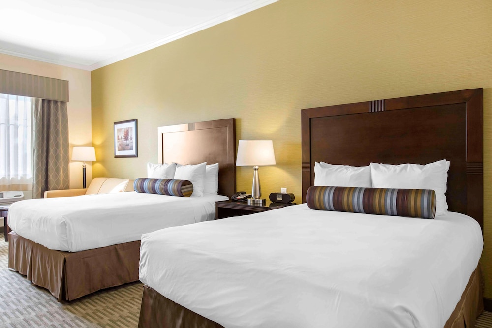 Room, 2 Queen Beds, Accessible, Non Smoking photo 1