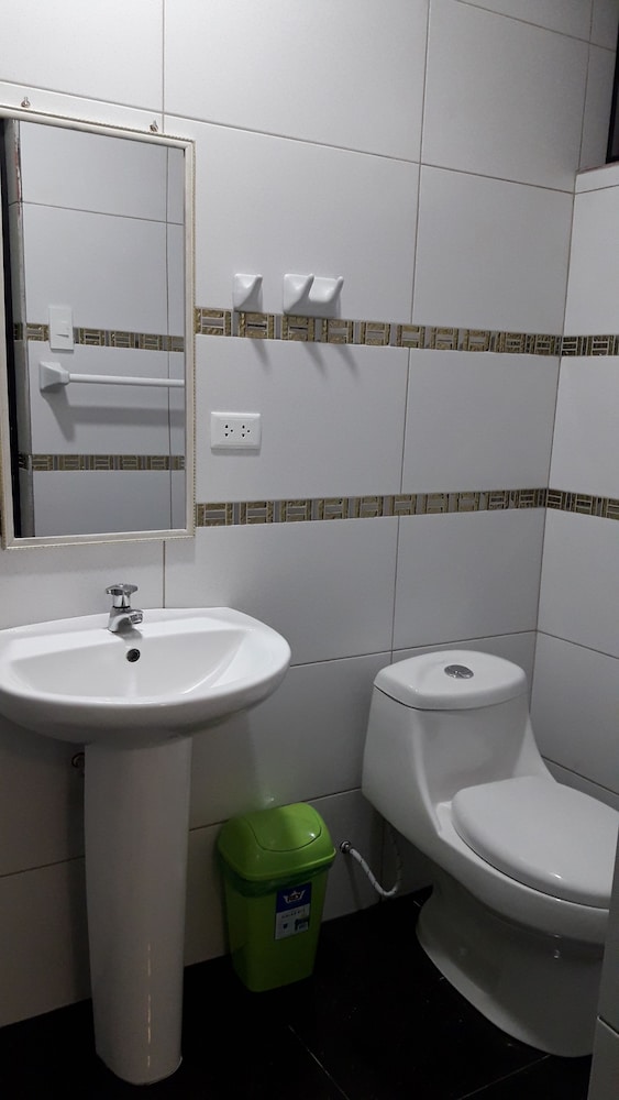 Family Room, 2 Double Beds, Non Smoking, Private Bathroom photo 3