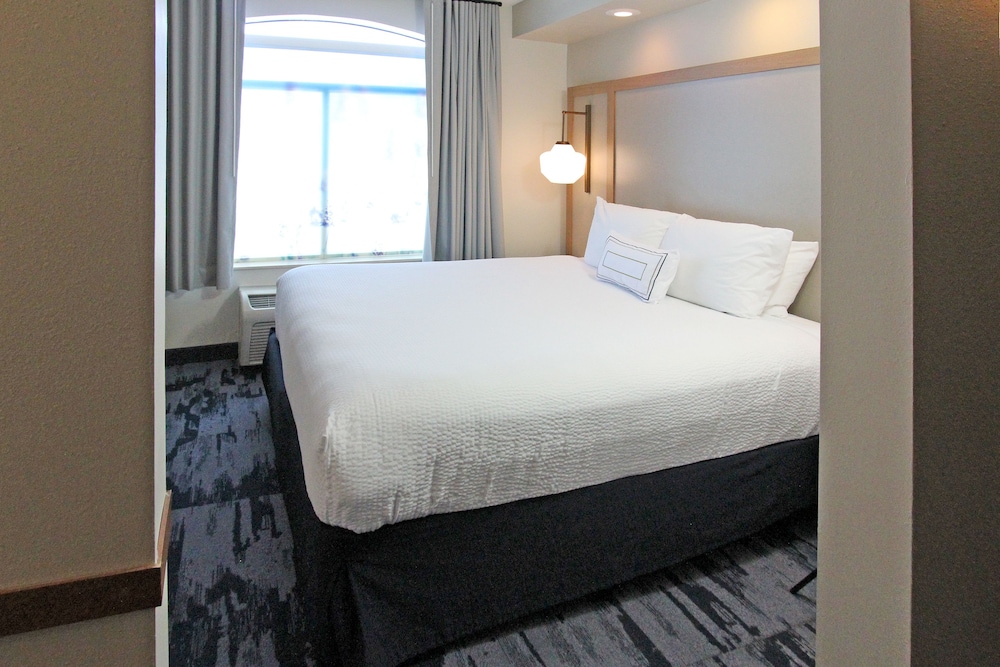 Executive Suite, 1 King Bed with Sofa bed - Photo 4