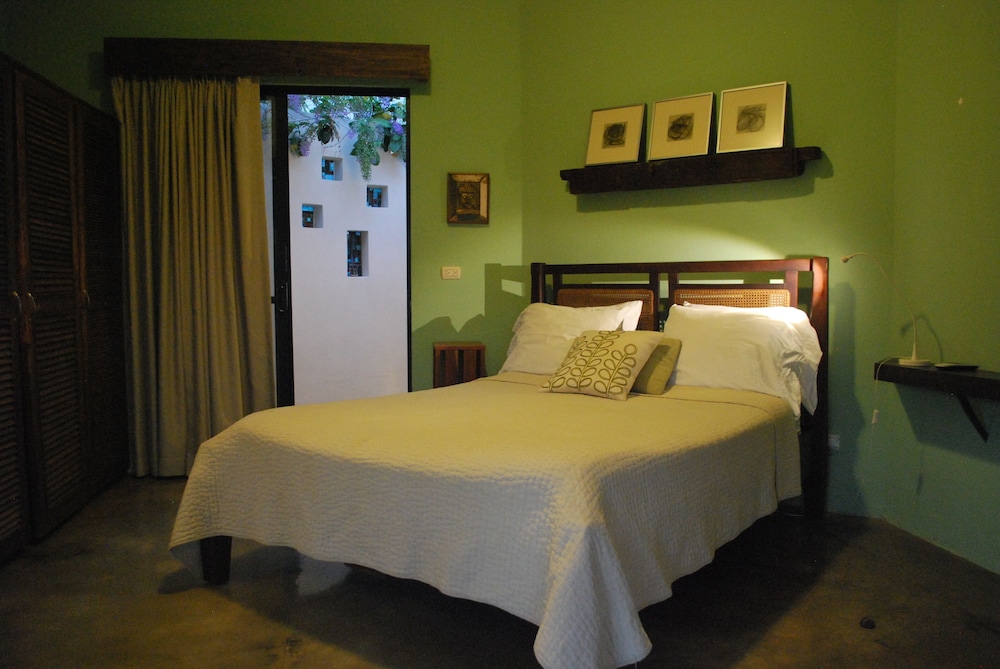 Deluxe Villa, Multiple Beds, Partial Ocean View photo 2