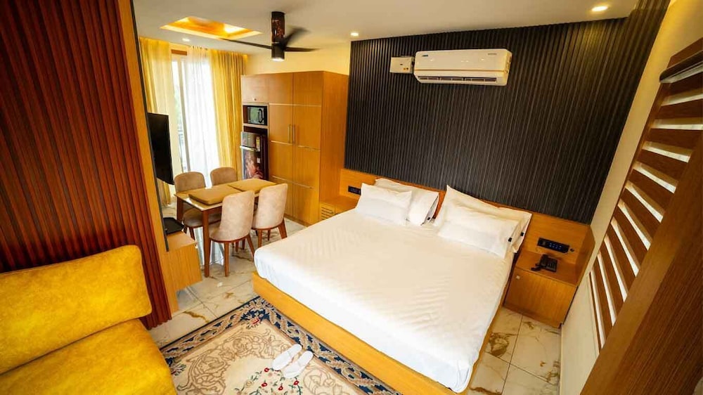 Luxury Studio Suite, Smoking, Lakeside