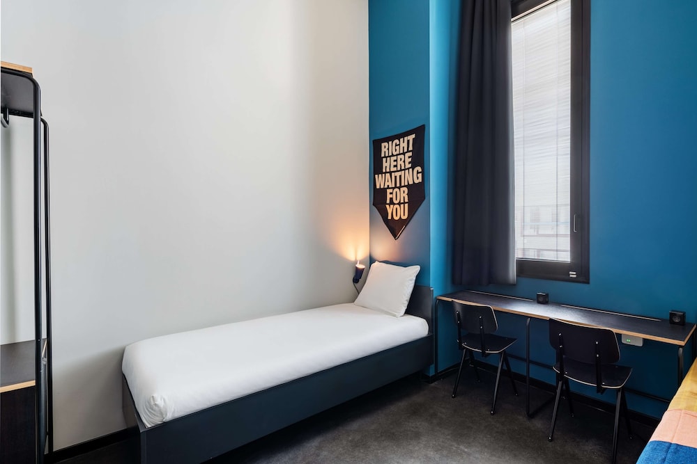Standard Twin Room - Photo 5