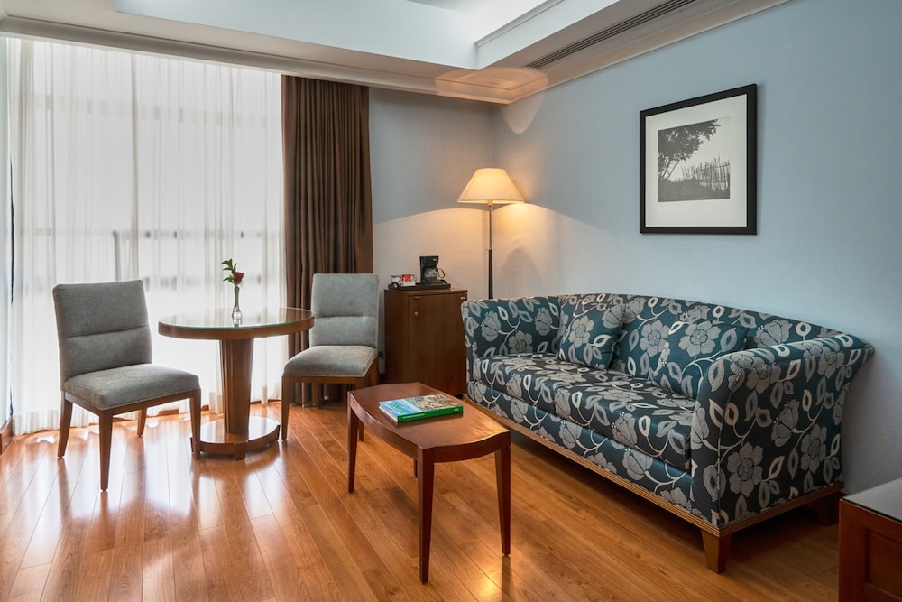 Junior Suite, 1 Bedroom (Premium Floor) photo 3