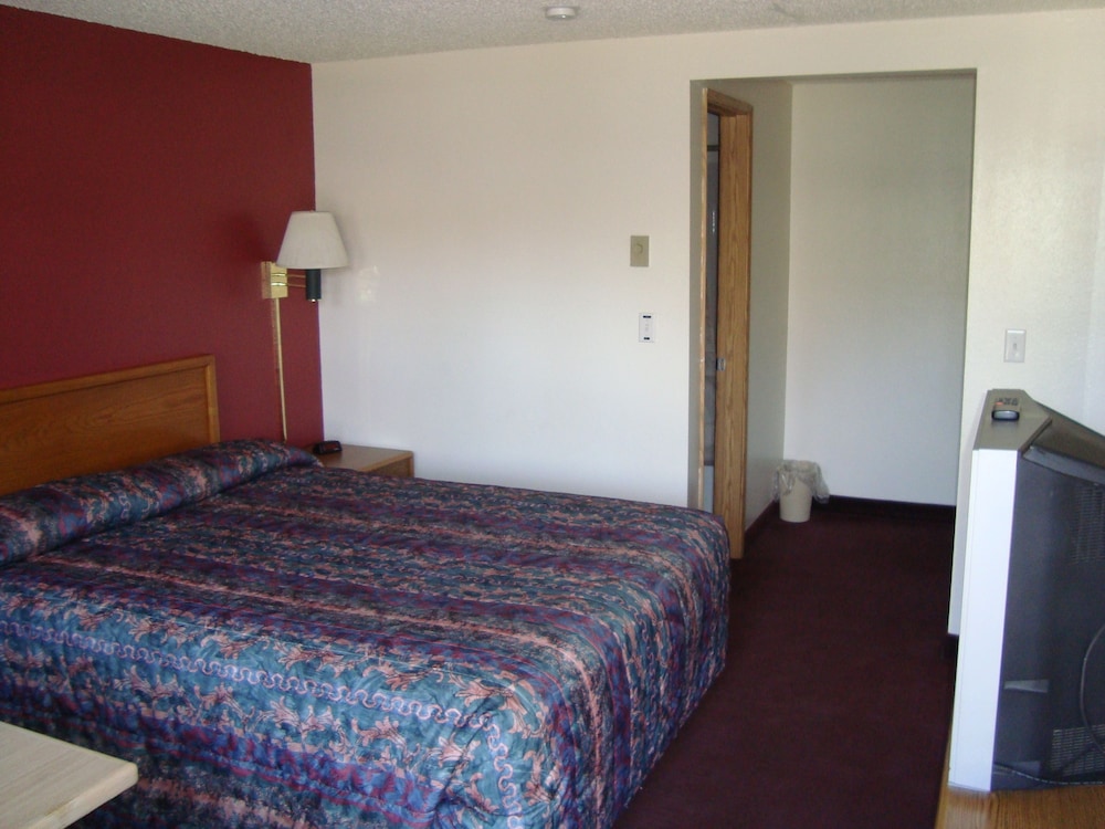 Room, 1 Queen Bed photo 1
