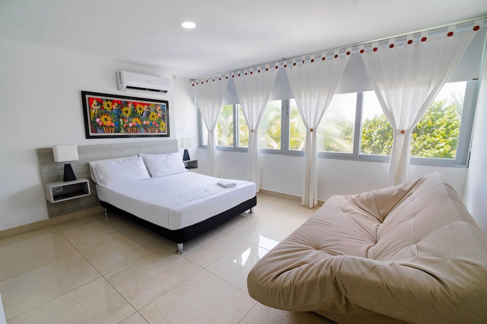 Junior Apartment, 2 Bedrooms, Partial Sea View