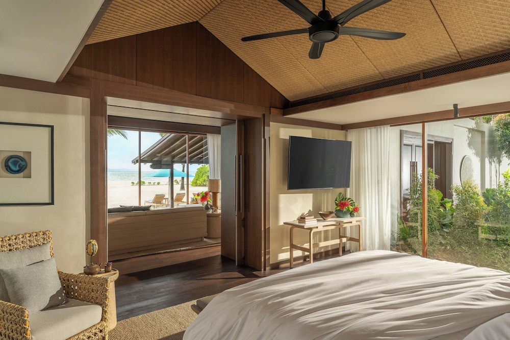 Premier Two-Bedroom Beach Villa with Pool - Photo 2