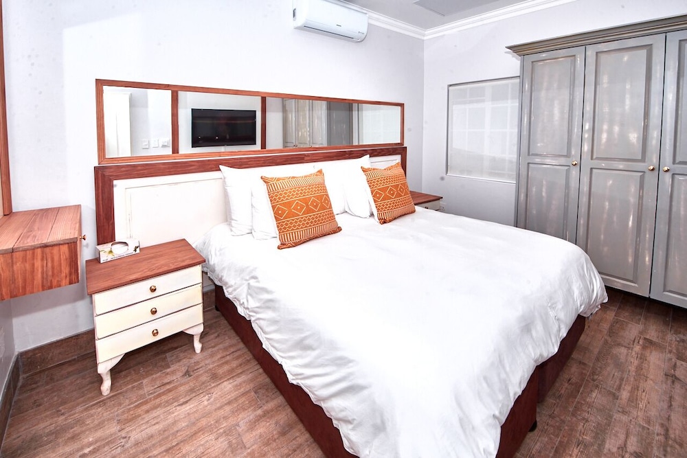 Savannah Suite