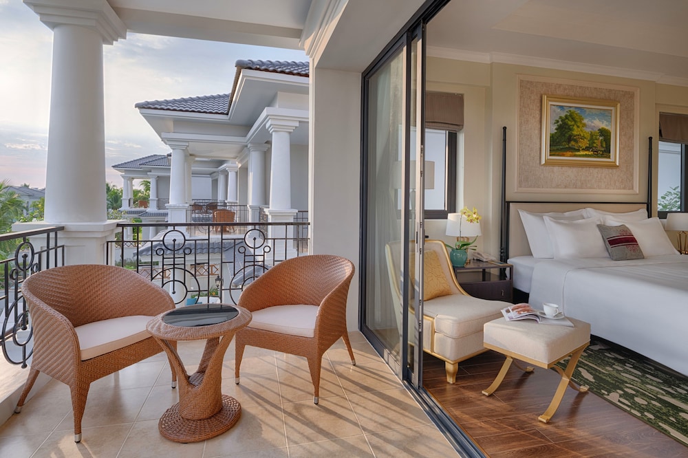 Four Bedroom Villa - Private Pool - Photo 2