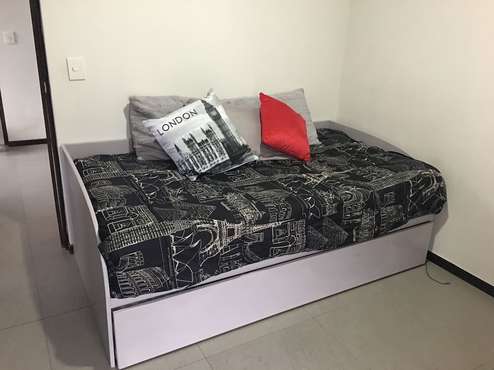 Twin Room, 2 Twin Beds, Non Smoking photo 1