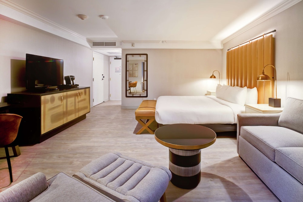 Room, 1 King Bed, Accessible, Balcony (Roll-In Shower) - Photo 6