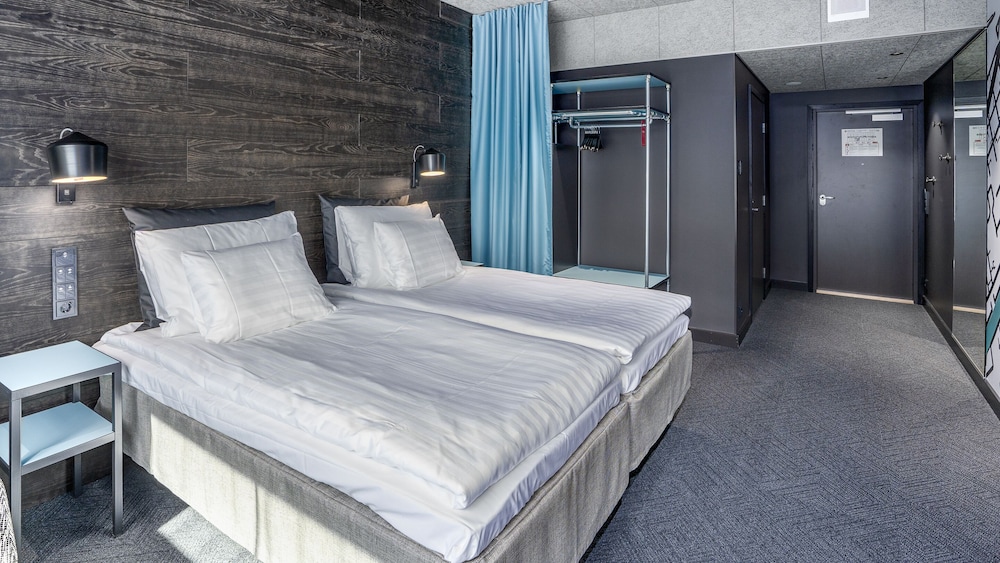 Standard Twin Room - Photo 3
