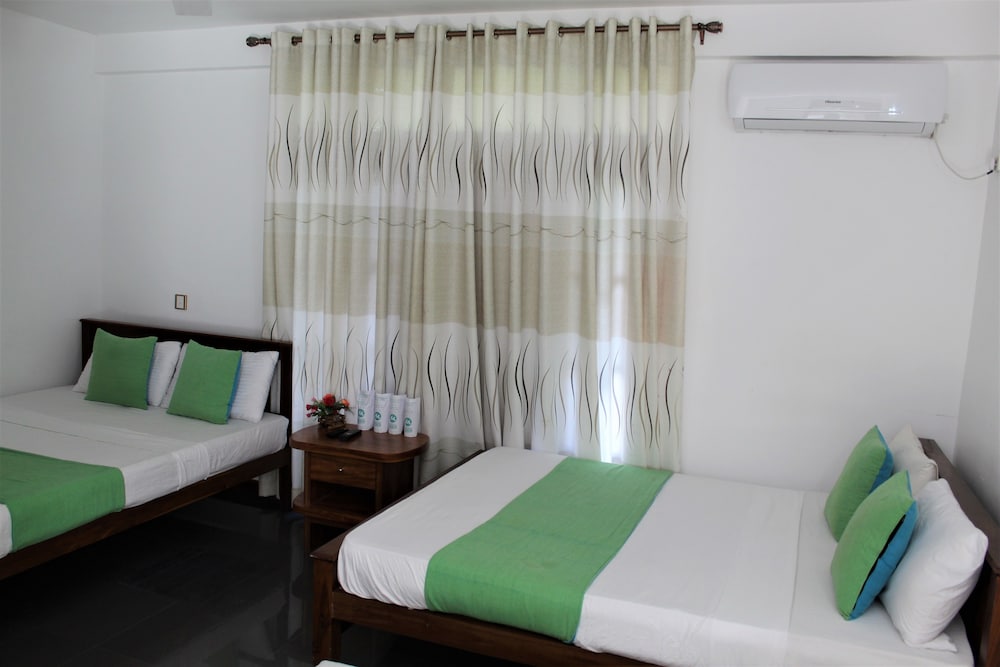 Family Double Room, Multiple Beds, Accessible, Garden View photo 1