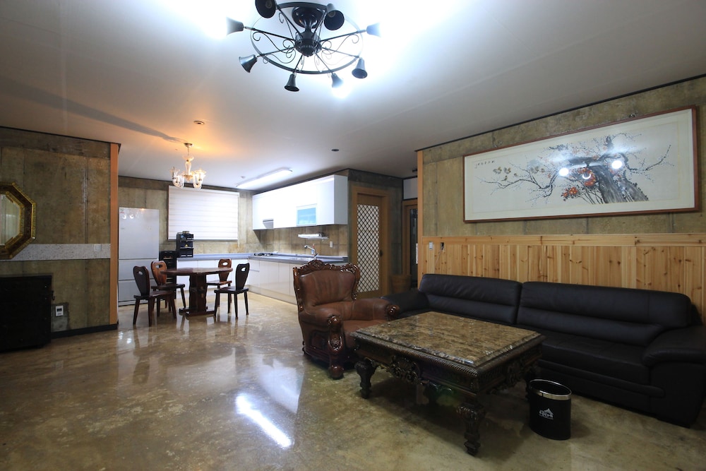 Family House photo 3