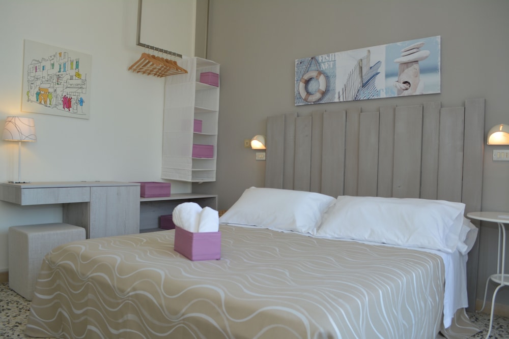 Standard Double or Twin Room, Balcony, Beachside