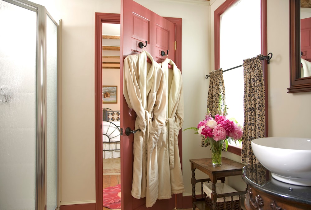 Tibbetts Room photo 2