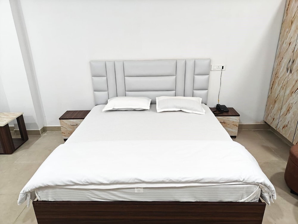 Deluxe Double or Twin Room, Balcony, City View