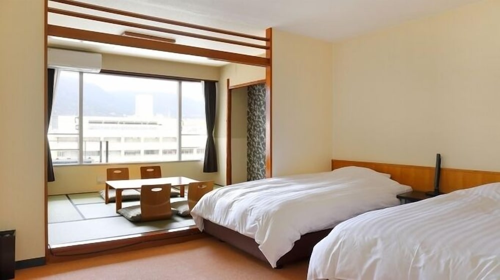 Standard Japanese-Western-Style Twin Room (City view) - Indoor Bath - Non-Smoking photo 1