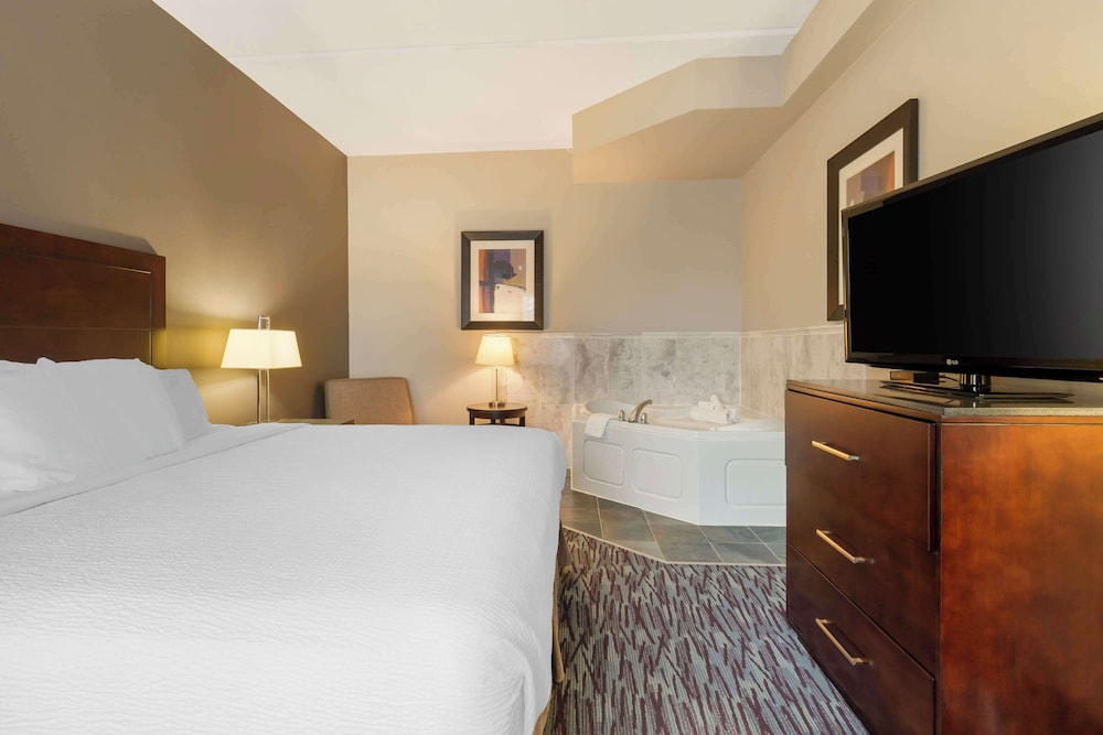 Suite, 1 King Bed, Non Smoking, Jetted Tub (with Sofabed)