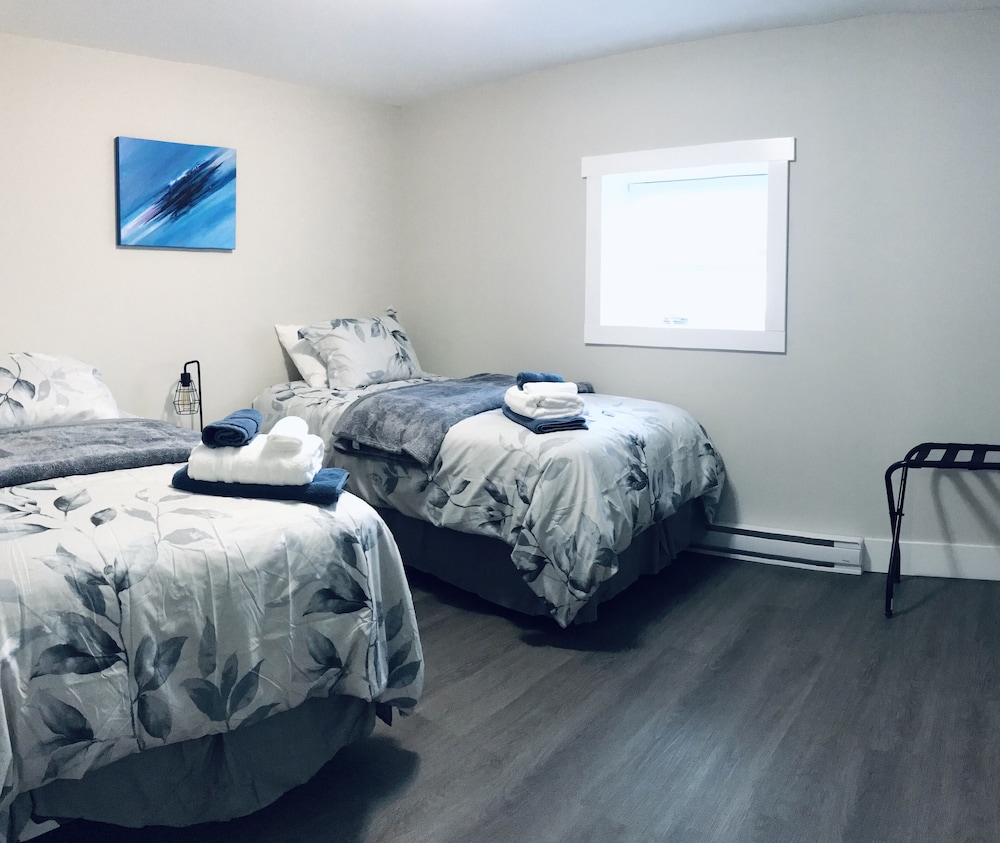 Shower Ensuite (King or Single setup)