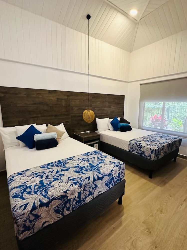 Standard Quadruple Room, 2 Double Beds, Non Smoking