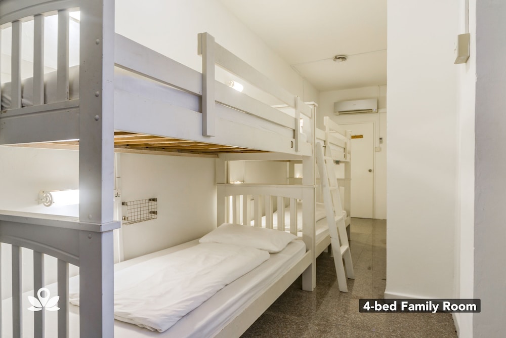 6 Bed Family Room (Ensuite) photo 1