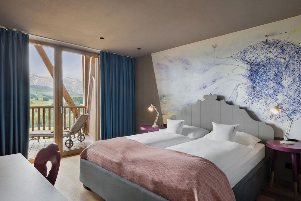 Panoramic Suite (Suite "Feathers")