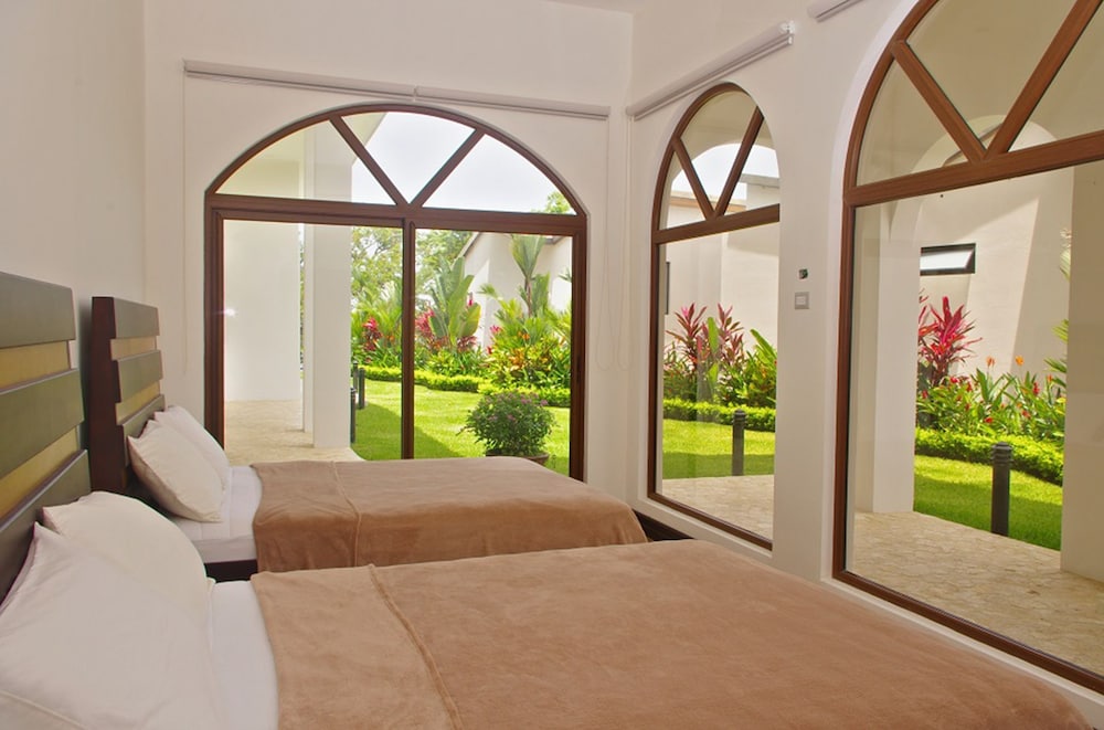 Luxury Penthouse, 3 Bedrooms, Ocean View photo 1