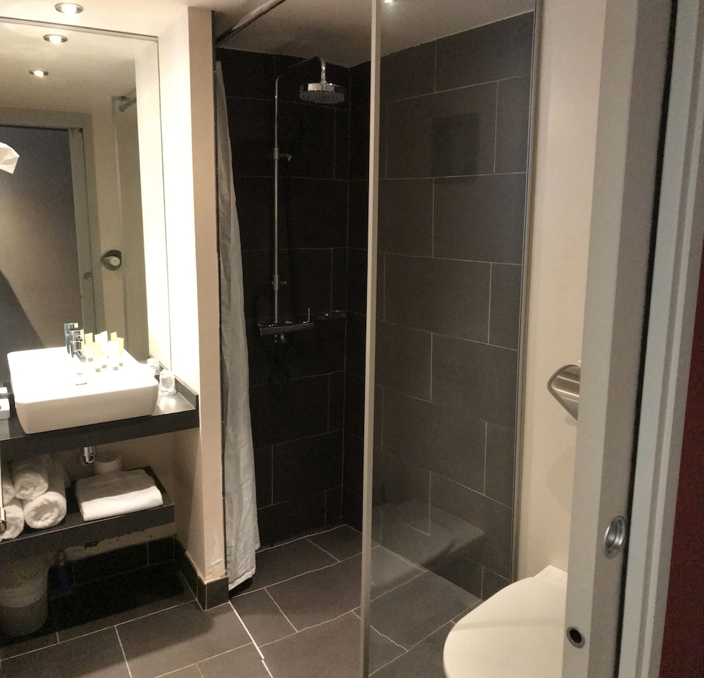 Comfort Room - Photo 2