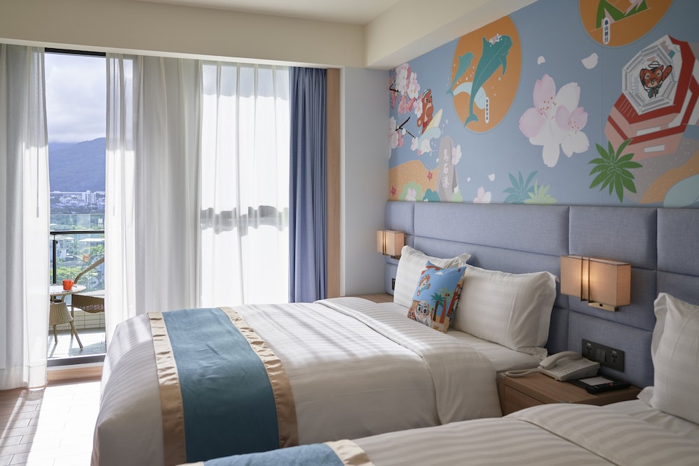 Kid-themed Family Room with Mountain View