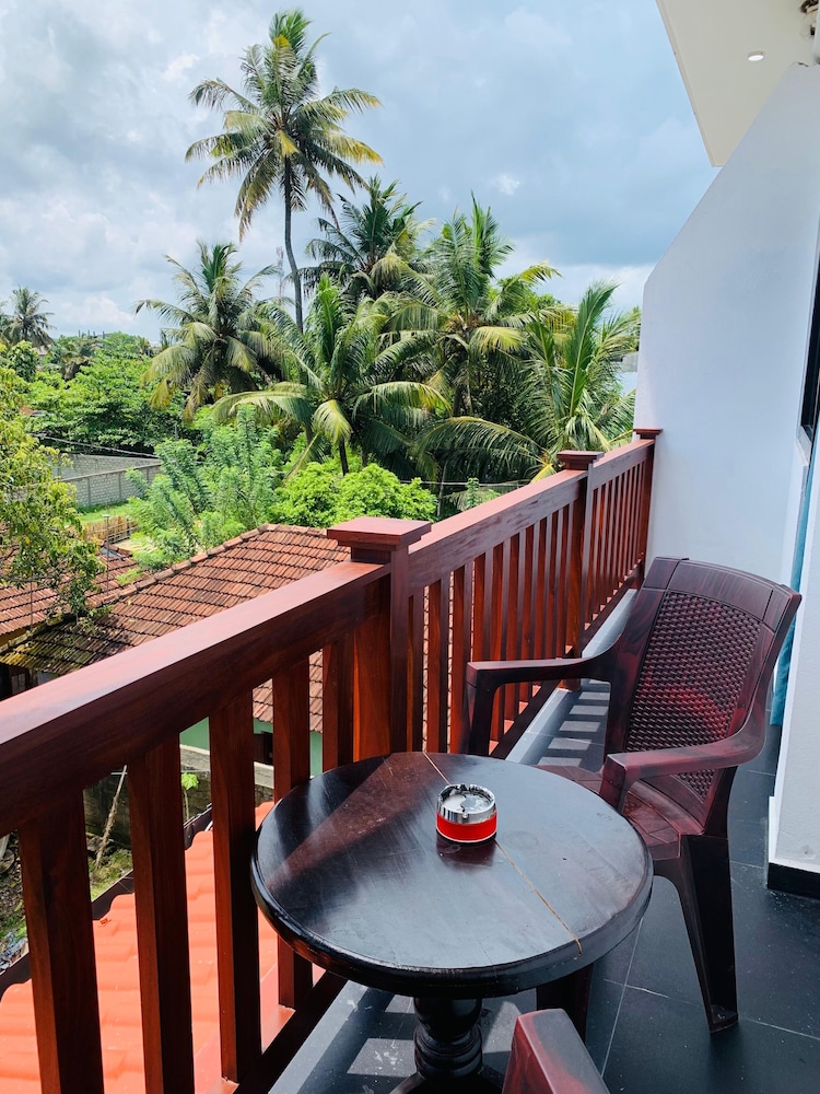 Double Room, 1 Queen Bed, Balcony, Partial Ocean View