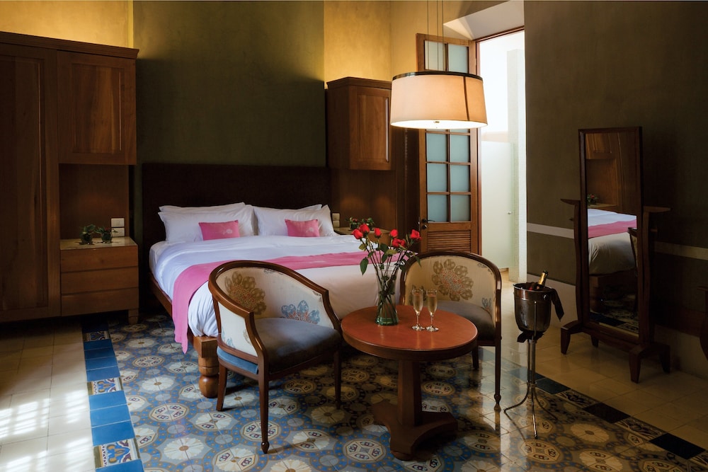 Suite, 1 King Bed (Rosas) - Photo 2