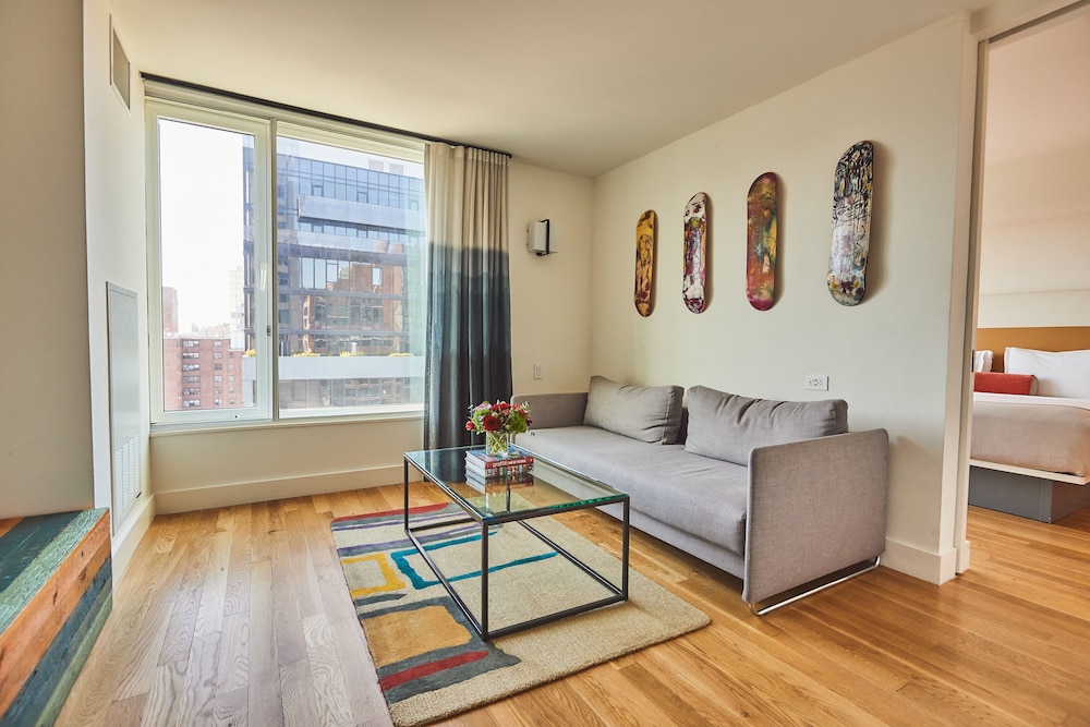 Suite, 1 Bedroom, Roll-in Shower (Mobility)