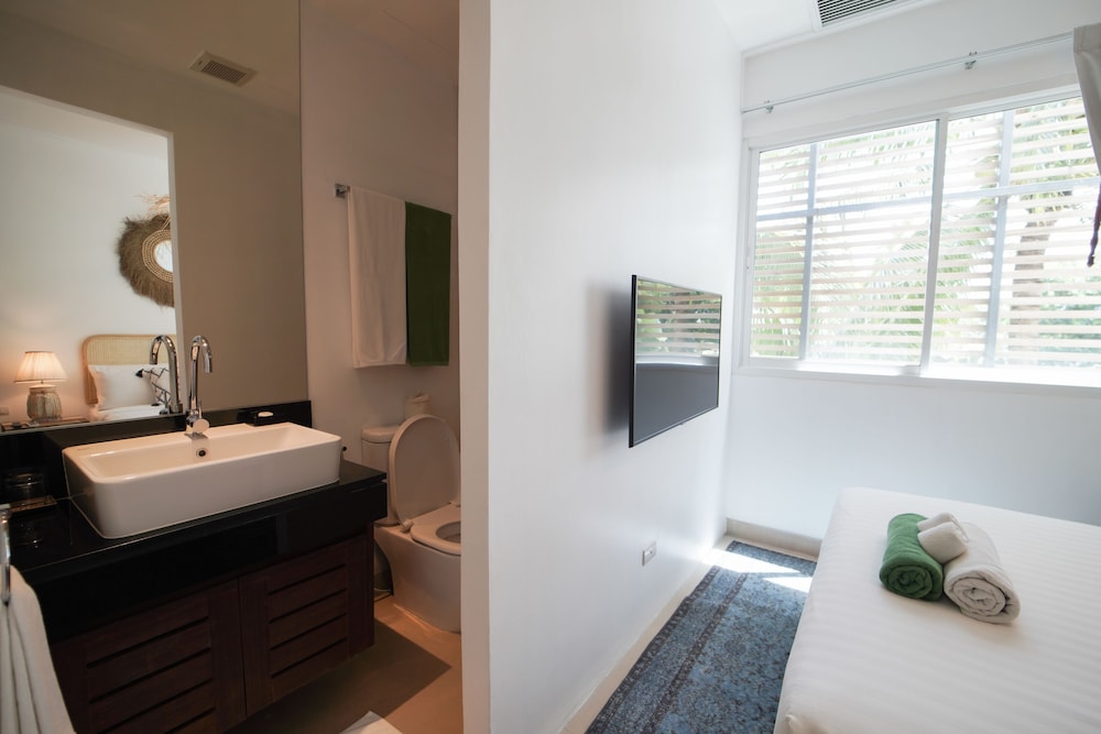 Deluxe Queen Room - Photo 3