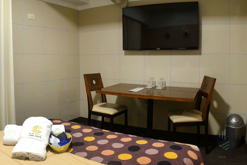 Superior Room, 1 King Bed, Accessible photo 2