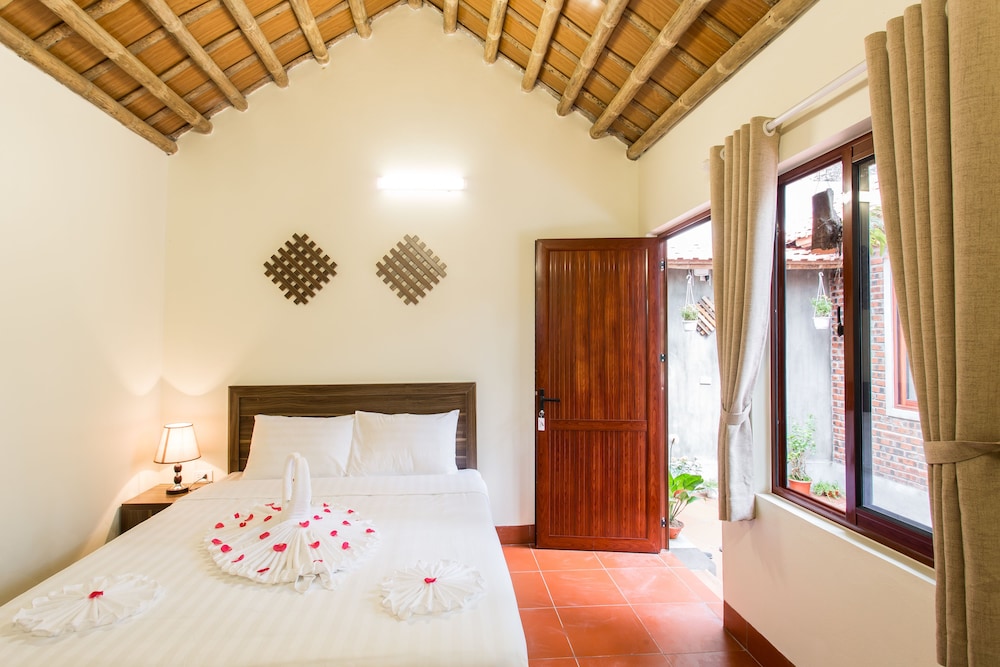 Superior Double Room, 1 Queen Bed, Garden View, Garden Area