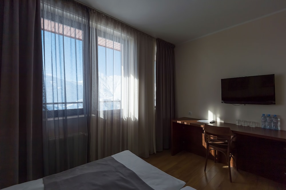 Standard Triple Room, Balcony - Photo 5