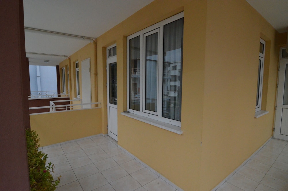 Standard Room, Non Smoking, Pool View photo 3