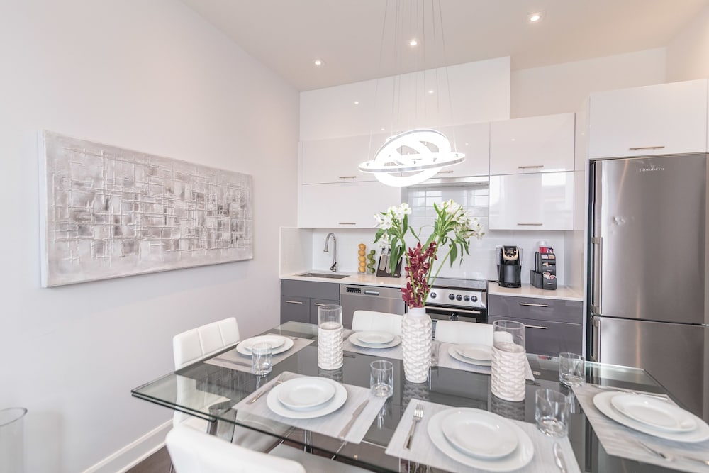 Condo, 2 Bedrooms (202)