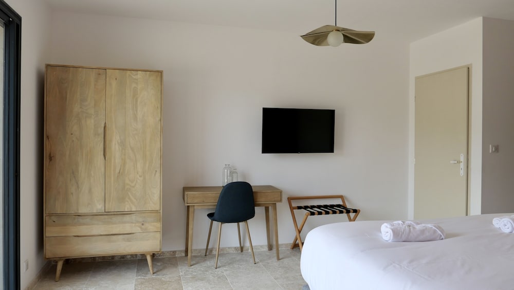 Superior Double or Twin Room photo 3