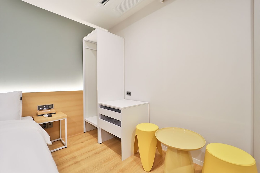 Business Room photo 2