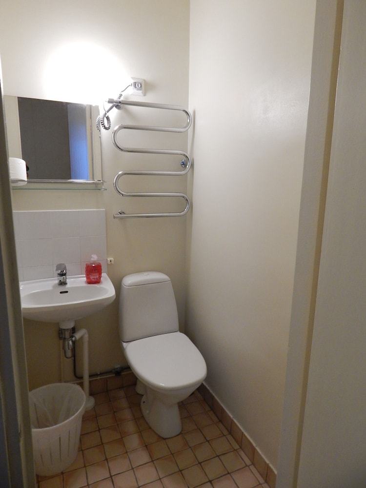 Comfort Twin Room, Shared Bathroom photo 2