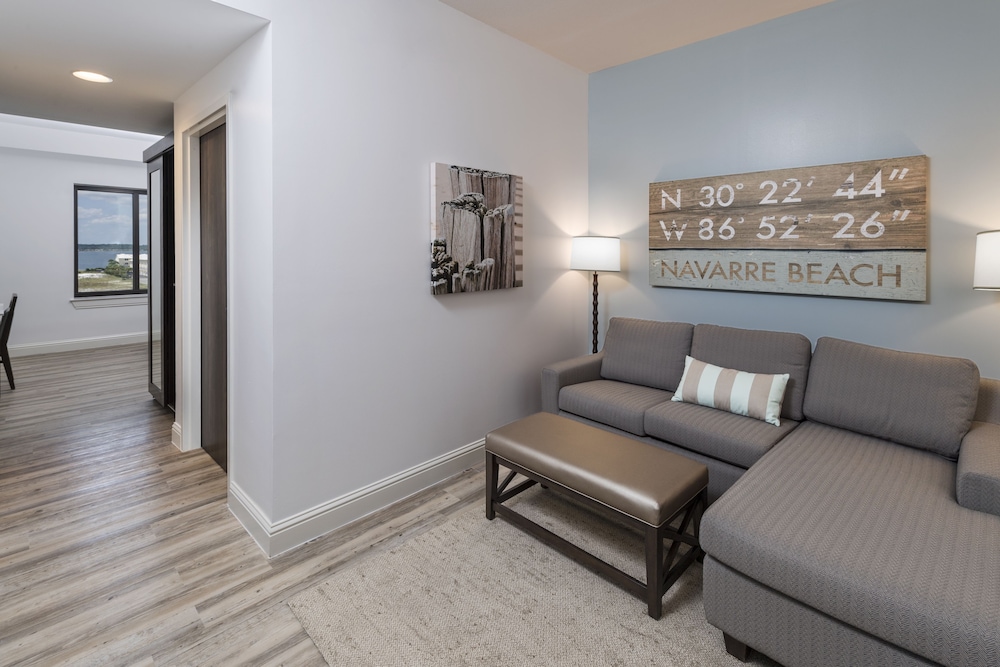 Suite, 1 King Bed with Sofa bed, Bay View (Hearing Accessible) photo 2