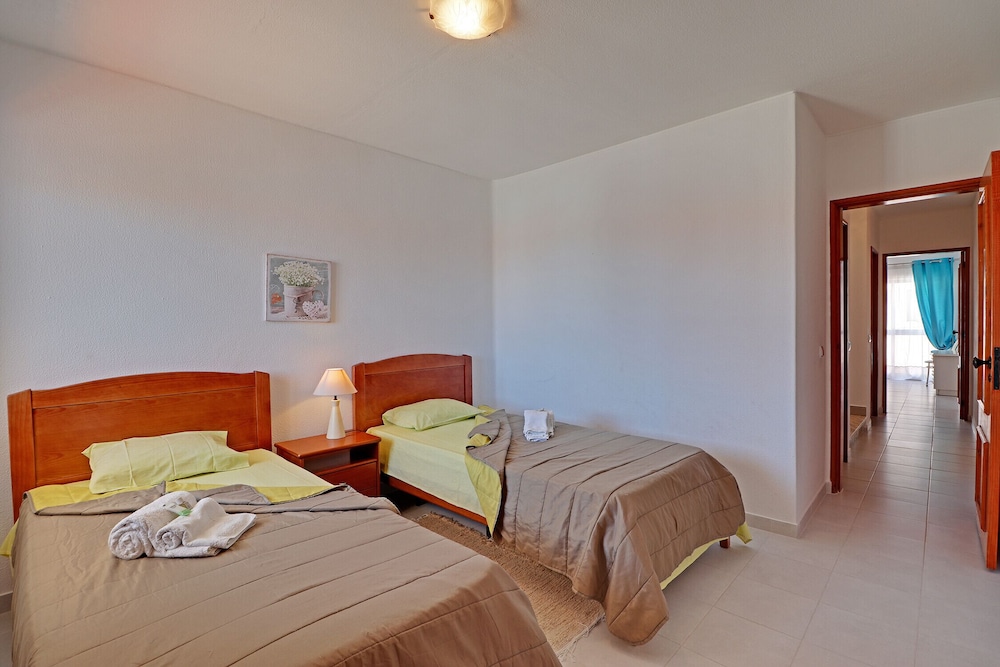 Apartment, 2 Bedrooms, Kitchen, Sea Facing