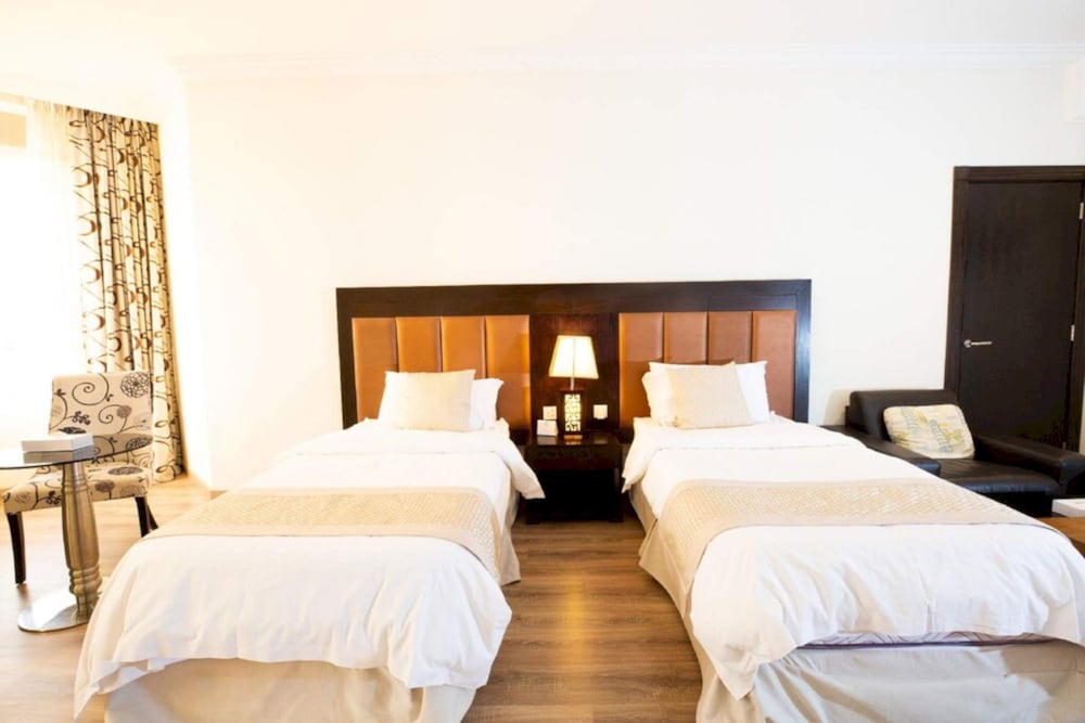Junior Suite, 2 Twin Beds photo 2